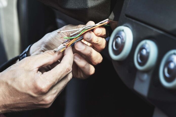 How to hotwire a car with a chip key