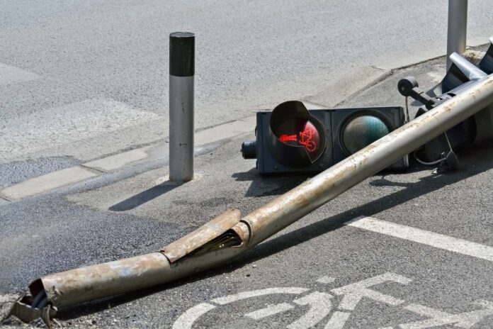 What Should You Do If A Traffic Signal Is Malfunctioning